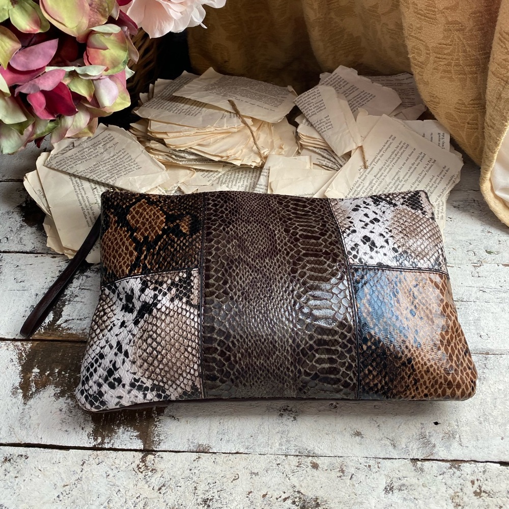 Leather Cosmopolitan Faux Snakeskin Wristlet Clutch purse